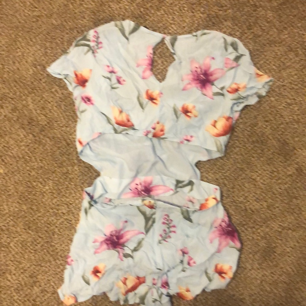 Romper - Picture 3 of 4